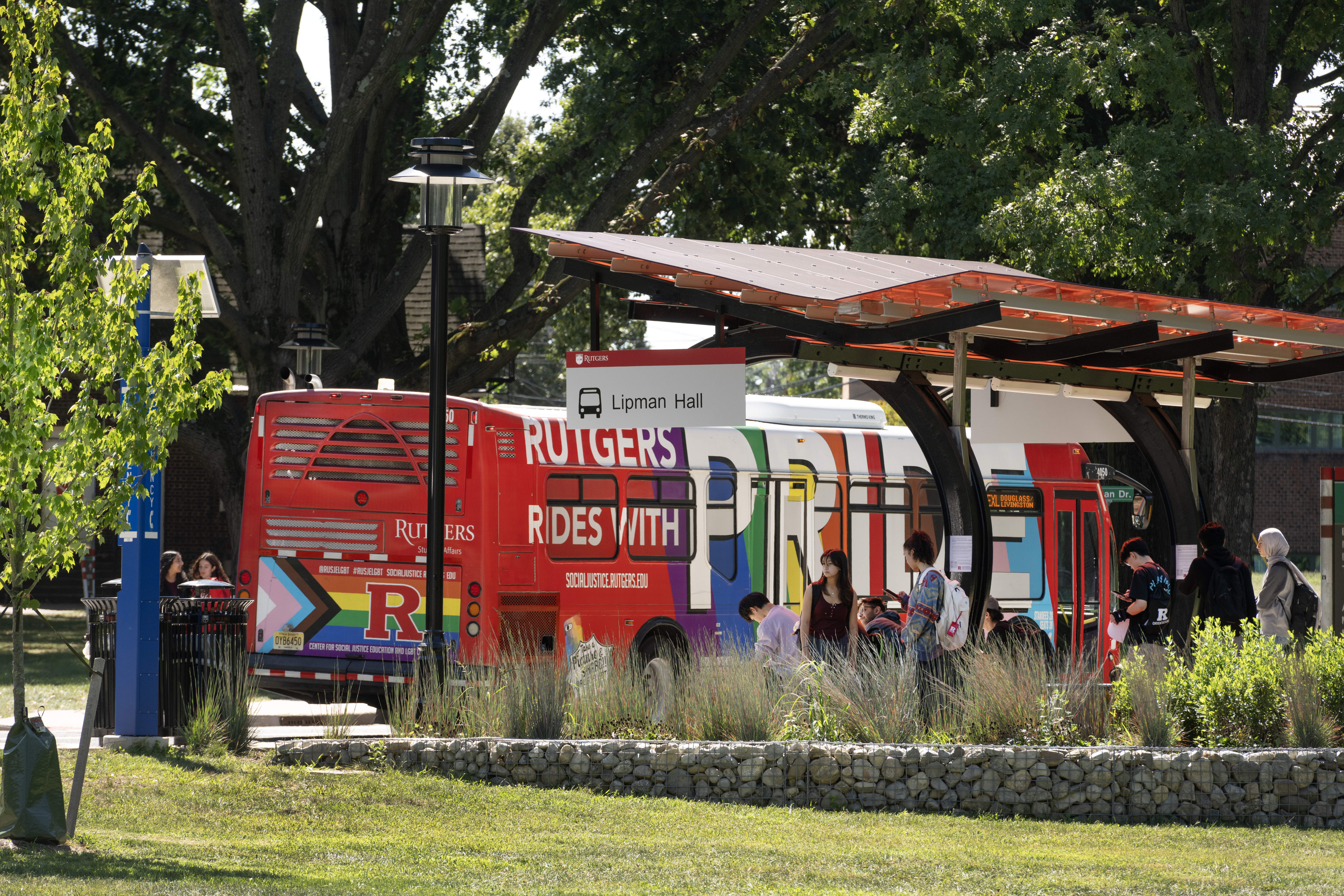 Rutgers bus at Lipman Hall stop